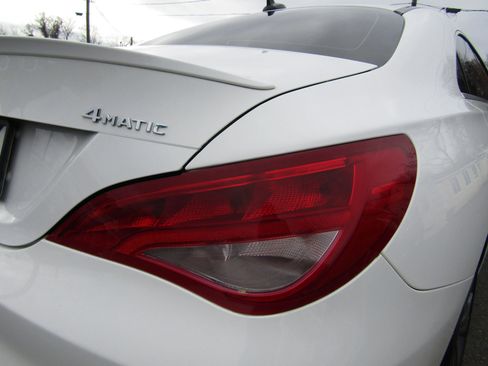 Used 2019 Mercedes-Benz CLA 250 4MATIC image 9