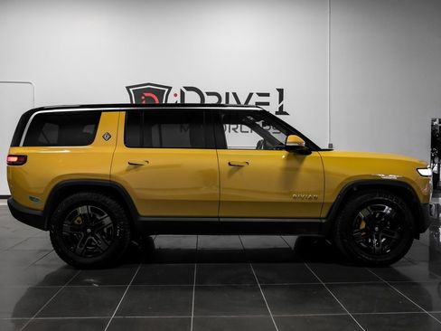 Used 2023 Rivian R1S Adventure image 11