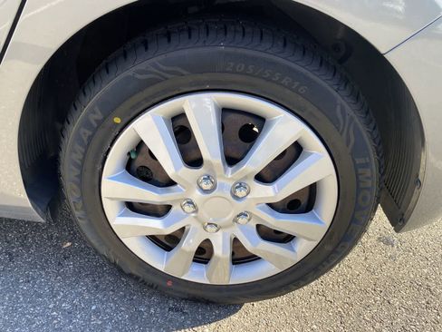 Used 2016 Hyundai Elantra GT image 18