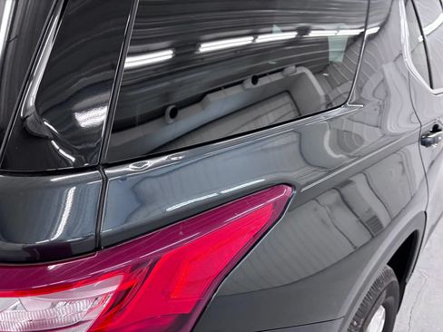 Used 2018 Chevrolet Traverse LT FWD image 23