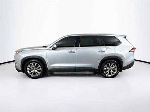 Used 2024 Toyota Grand Highlander FWD image 2