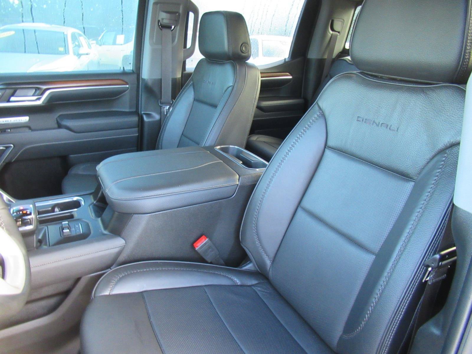 Used 2025 GMC Sierra 1500 Denali w/ Denali Reserve Package AWD/4WD image 22