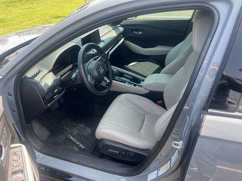 Used 2025 Honda Accord EX-L image 16