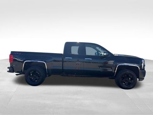 Used 2018 Chevrolet Silverado 1500 W/T w/ WT Convenience Package AWD/4WD image 4