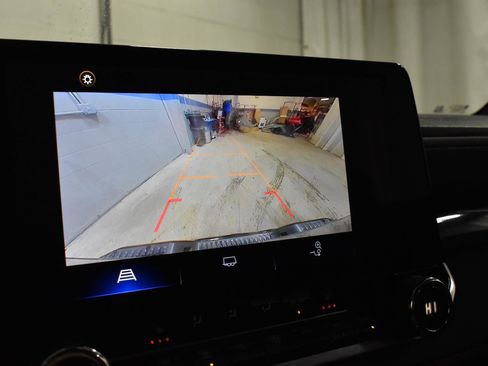 Used 2023 Chevrolet Colorado Z71 w/ Z71 Convenience Package 2 image 17