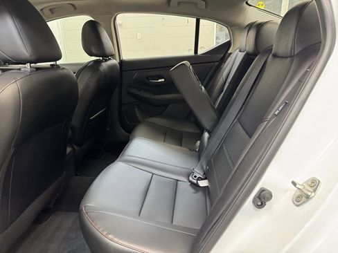 Used 2024 Nissan Sentra SR w/ SR Premium Package image 15