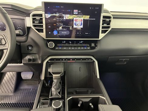 Used 2025 Toyota Tundra Limited image 25