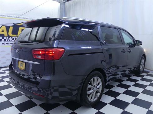 Used 2019 Kia Sedona EX FWD image 7