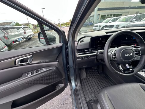 Used 2026 Kia Carnival SX w/ SX Dark Edition Package FWD image 30