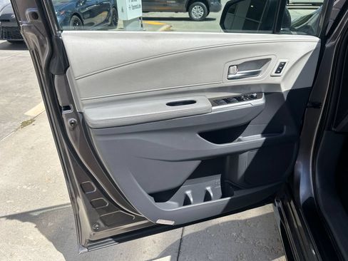Certified 2023 Toyota Sienna Limited AWD/4WD image 11