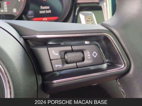 Used 2024 Porsche Macan AWD/4WD image 19