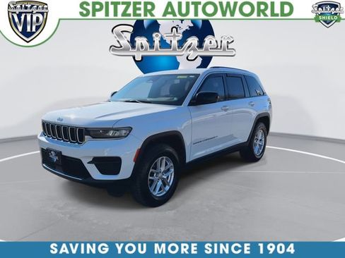 Used 2023 Jeep Grand Cherokee Laredo w/ Luxury Tech Group I AWD/4WD image 4