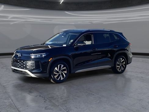 New 2026 Volkswagen Tiguan S FWD image 3