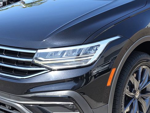 Used 2022 Volkswagen Tiguan SE FWD image 8