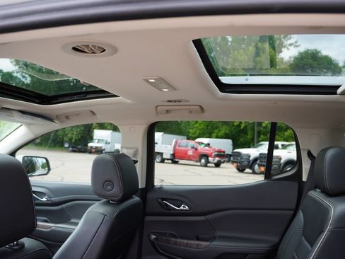 Certified 2022 GMC Acadia Denali w/ Trailering Package AWD/4WD image 18