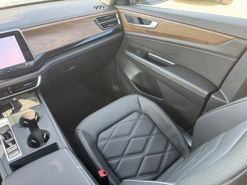 Certified 2026 Volkswagen Atlas SE FWD image 24