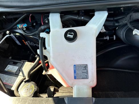 Used 2018 Chevrolet Express 2500 w/ Driver Convenience Package image 39