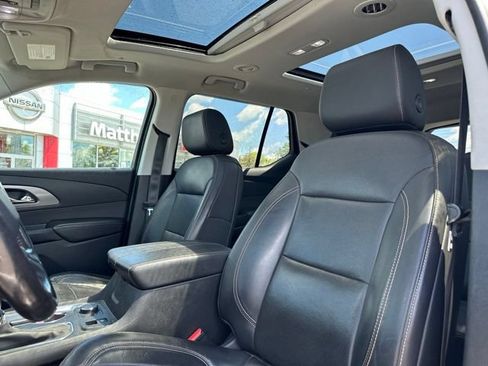 Used 2021 Chevrolet Traverse Premier w/ Redline Edition AWD/4WD image 10