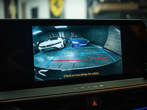 Used 2024 Toyota Prius XLE FWD image 20