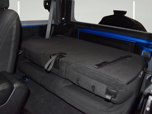 Used 2022 Jeep Wrangler Sport AWD/4WD image 16