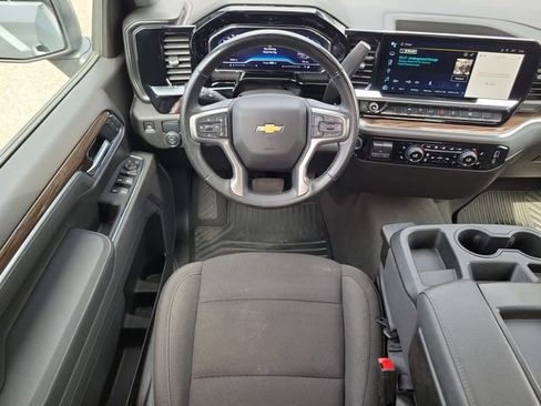 Certified 2025 Chevrolet Silverado 1500 LT RWD image 16