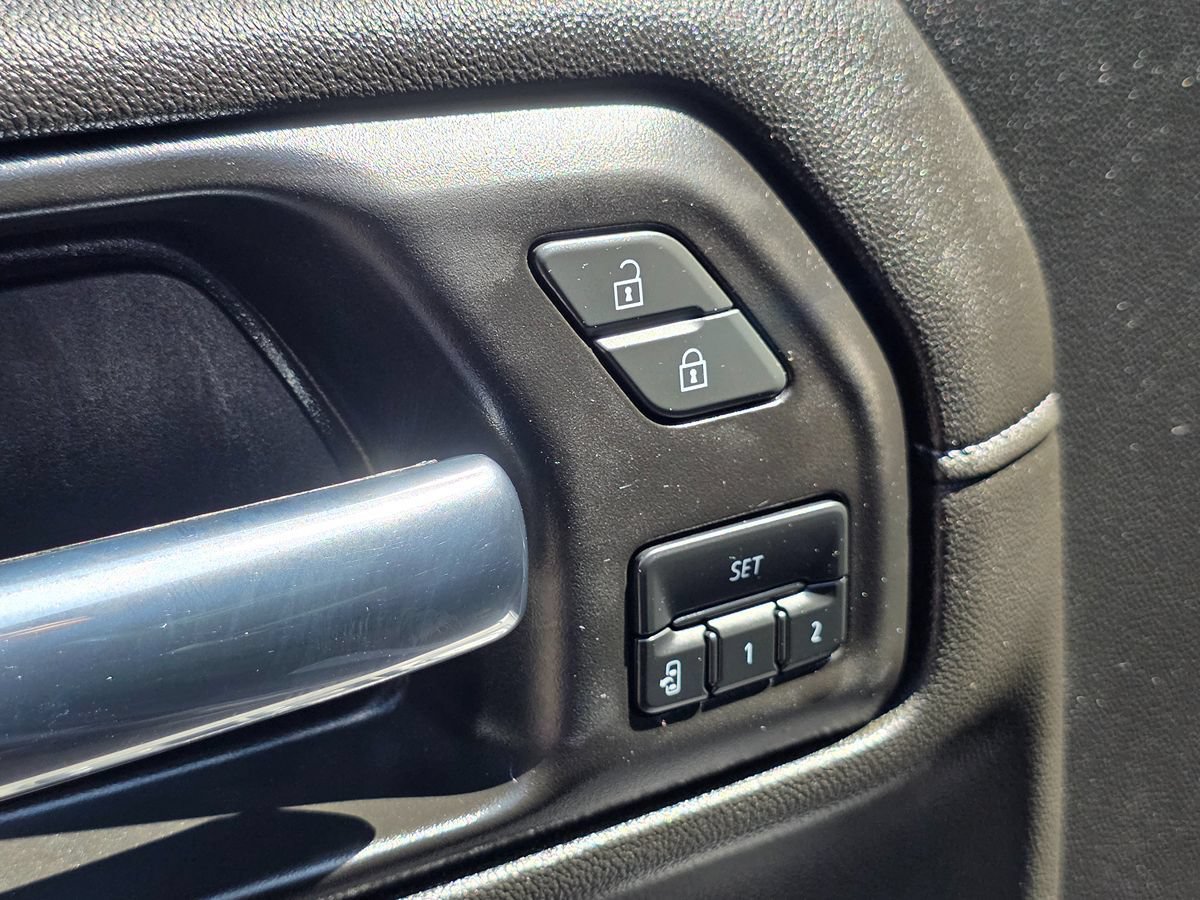 Used 2022 Chevrolet Silverado 3500 LTZ w/ LTZ Plus Package AWD/4WD image 31