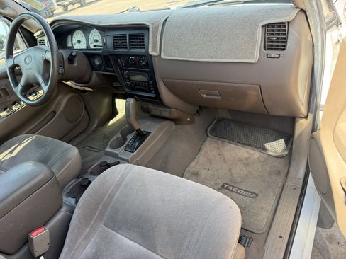 Used 2004 Toyota Tacoma PreRunner w/ Convenience Pkg RWD image 10