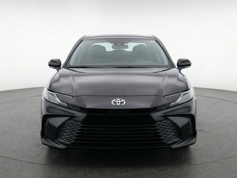 Used 2025 Toyota Camry LE image 2
