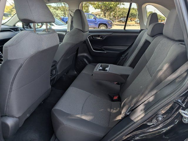 Used 2021 Toyota RAV4 XLE FWD image 27