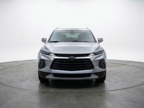 Used 2025 Chevrolet Blazer LT image 2
