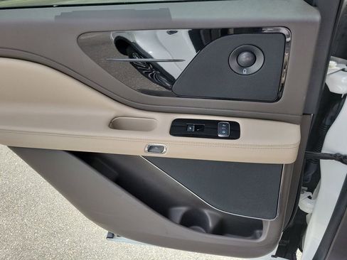 Certified 2023 Lincoln Aviator Reserve w/ Equipment Group 201A RWD image 15