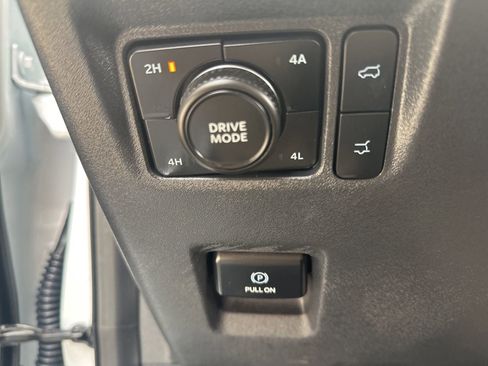 Used 2025 Ford Expedition Platinum AWD/4WD image 31
