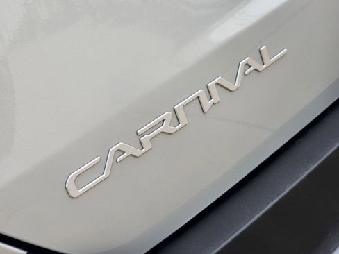 New 2026 Kia Carnival EX FWD image 9