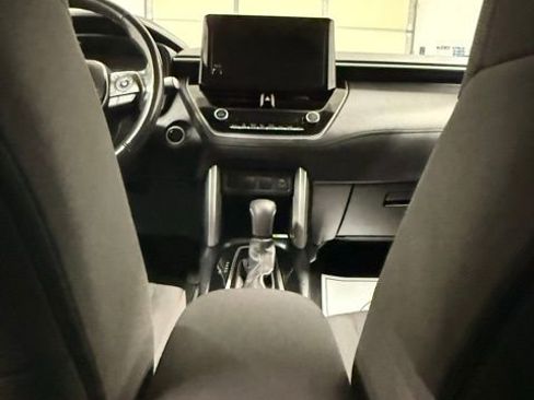 Used 2023 Toyota Corolla Cross LE image 12