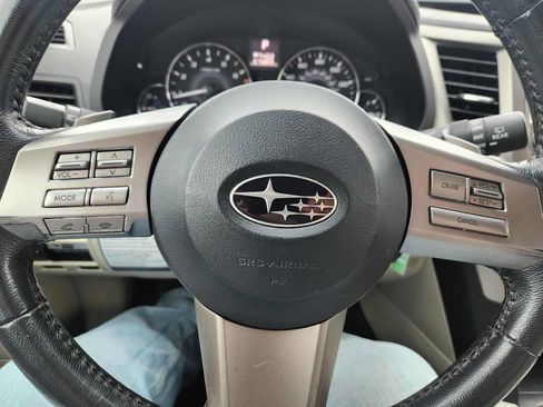 Used 2011 Subaru Outback 2.5i Limited image 21