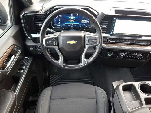 Used 2022 Chevrolet Silverado 1500 LT image 11
