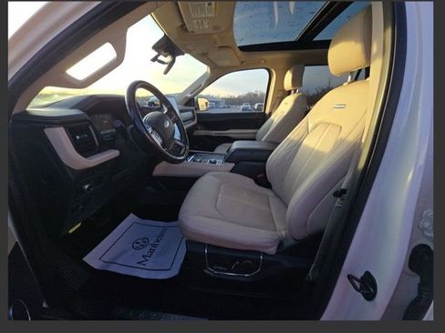 Used 2022 Ford Expedition Platinum image 6