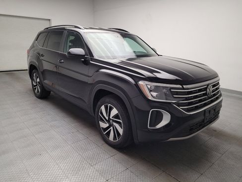 Used 2024 Volkswagen Atlas SE FWD image 13