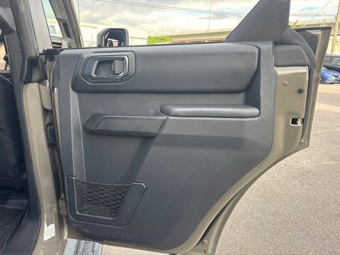 Used 2025 Ford Bronco Outer Banks AWD/4WD image 16