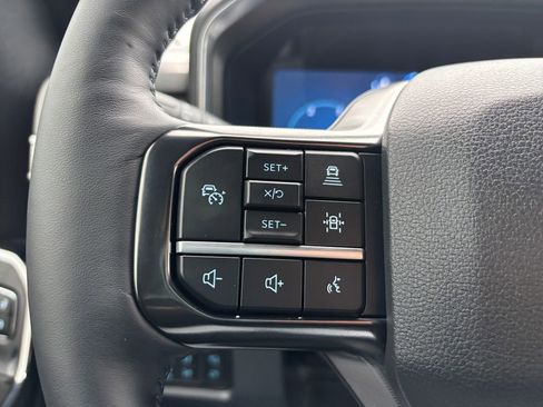 Used 2025 Ford F350 Platinum w/ Tremor Off-Road Package image 18