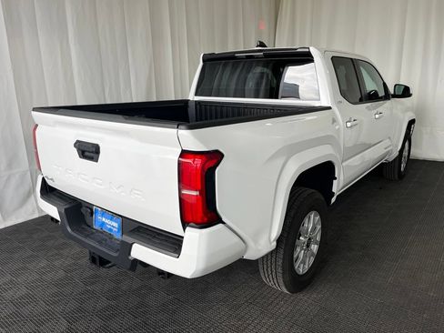 Used 2026 Toyota Tacoma SR5 AWD/4WD image 28