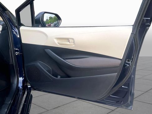 Used 2025 Toyota Corolla LE FWD image 22