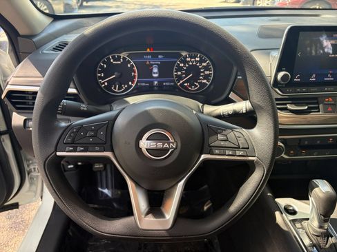 Used 2026 Nissan Altima 2.5 SV FWD image 23