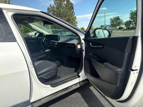 Used 2024 Kia EV6 Wind AWD/4WD image 41