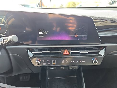 Used 2023 Kia Niro Wind w/ Wind Preserve Package image 9