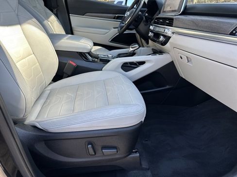 Used 2021 Kia Telluride SX w/ SX Prestige Package image 16