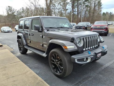 Used 2023 Jeep Wrangler Unlimited Sahara w/ Cold Weather Group image 3