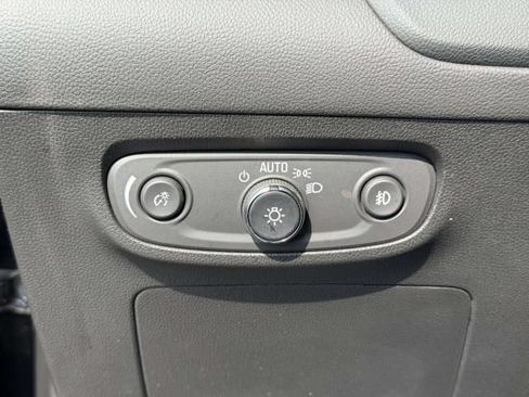 Used 2022 Buick Encore GX Preferred w/ Cold Weather Comfort Package AWD/4WD image 17