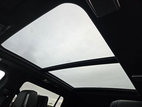 New 2026 Cadillac Escalade ESV V image 8