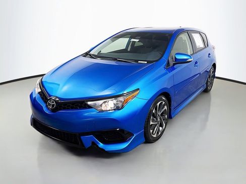 Used 2017 Toyota Corolla iM image 3
